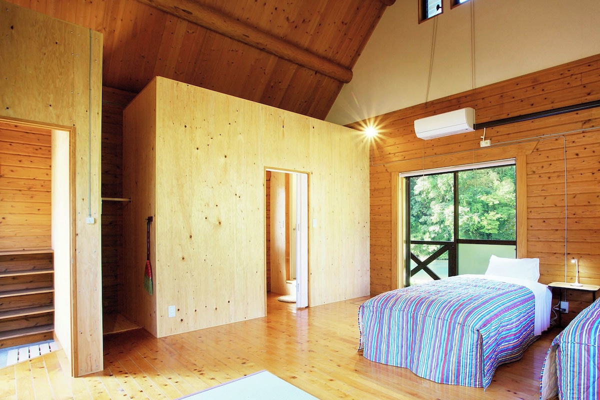 Twin Room Non-smoking Log House No Pets Allowed