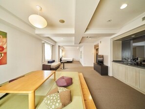 Kamer (Japanese Western Style) | Een bureau, gratis wifi