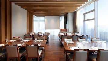 아침 식사 및 점심 식사 제공