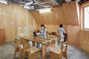 Lounge - ℃ (Do-C) Gotanda (Tokyo)