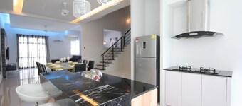 Shamrock Beach Villas Seaview 15