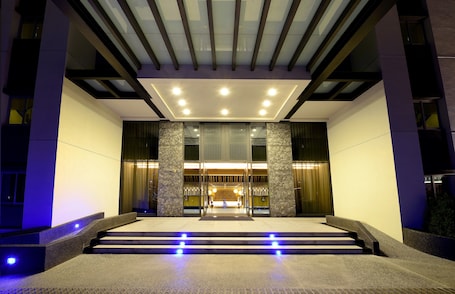 Property entrance. Talmud Hotel Tainan