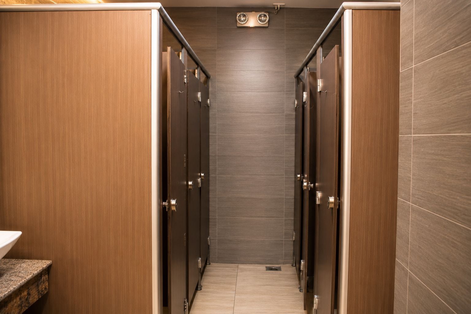 Photo - Big Hotel