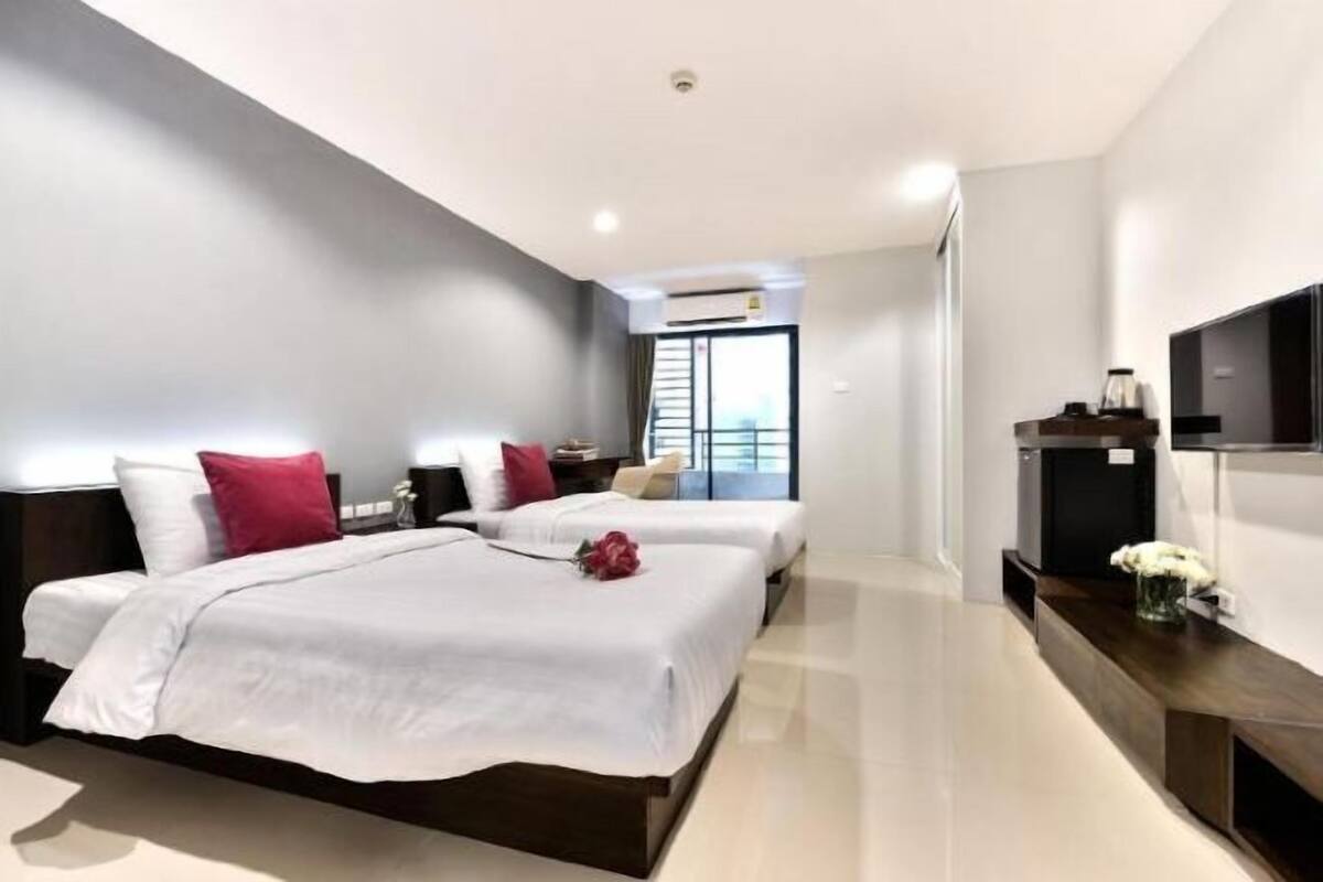 Coffres-forts dans les chambres, bureau, rideaux occultants