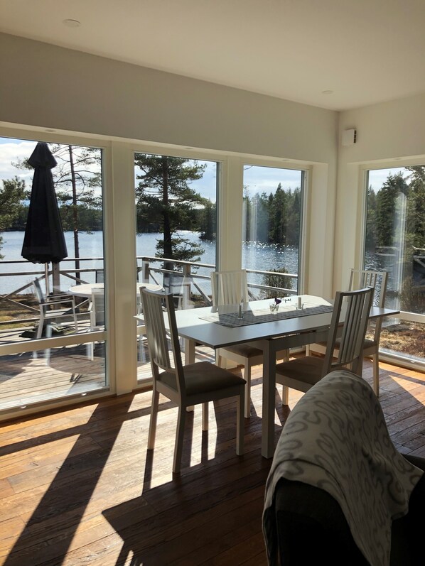 Grand Cabin, Lake View (Sauna) | Living area | TV