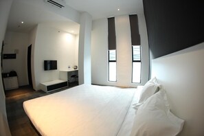Standard Double Room | In-room safe, soundproofing, iron/ironing board, rollaway beds - Beverly Hotel (Taiping)