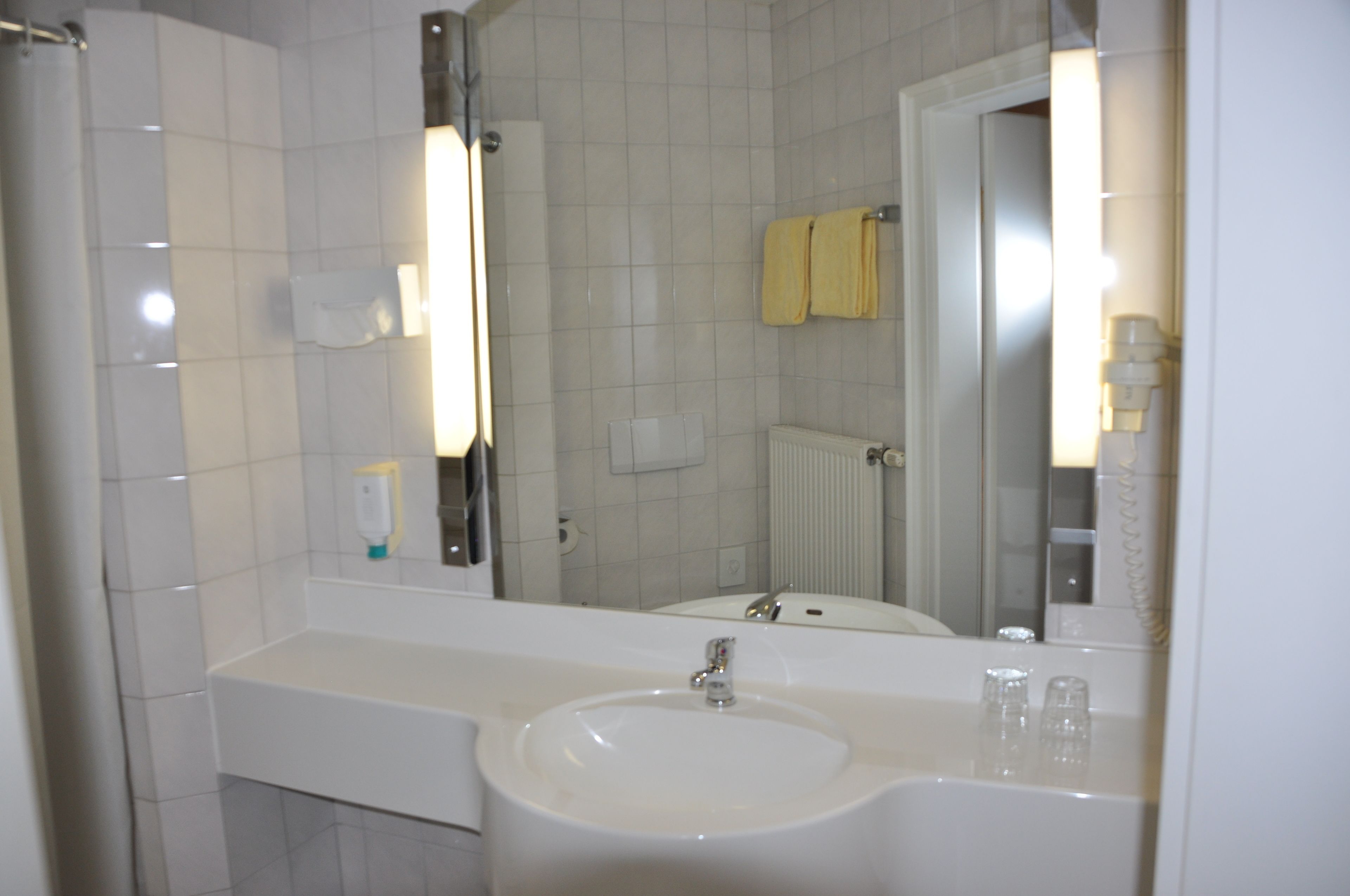 double room | bathroom sink