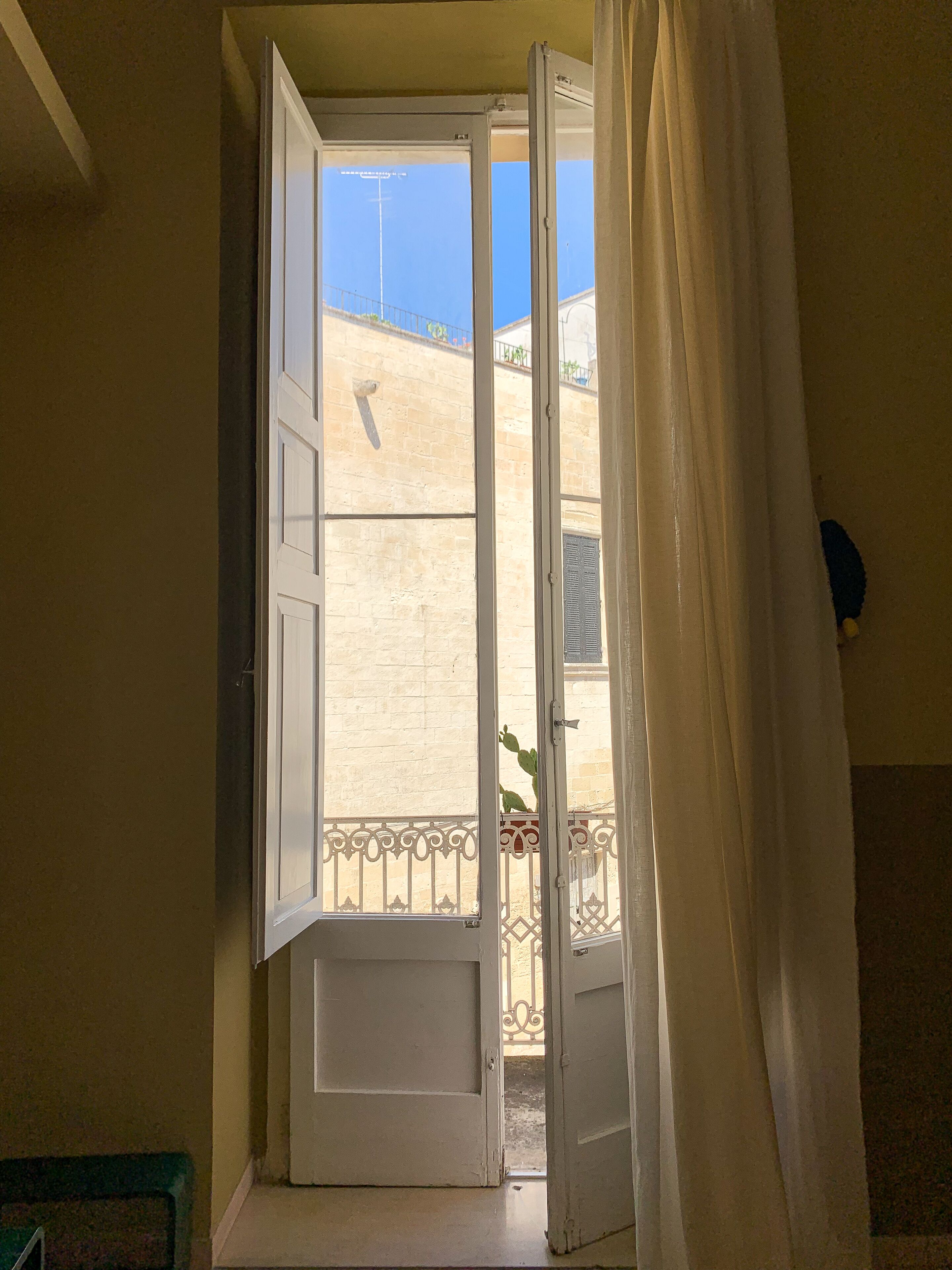 Classic Double Room, Ensuite, City View | In-room safe, individually decorated, individually furnished, free WiFi