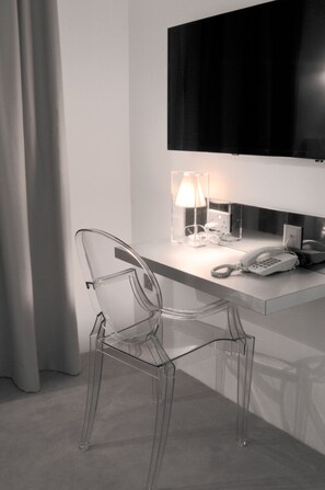 Deluxe Single | Minibar, caja fuerte, escritorio y wifi gratis