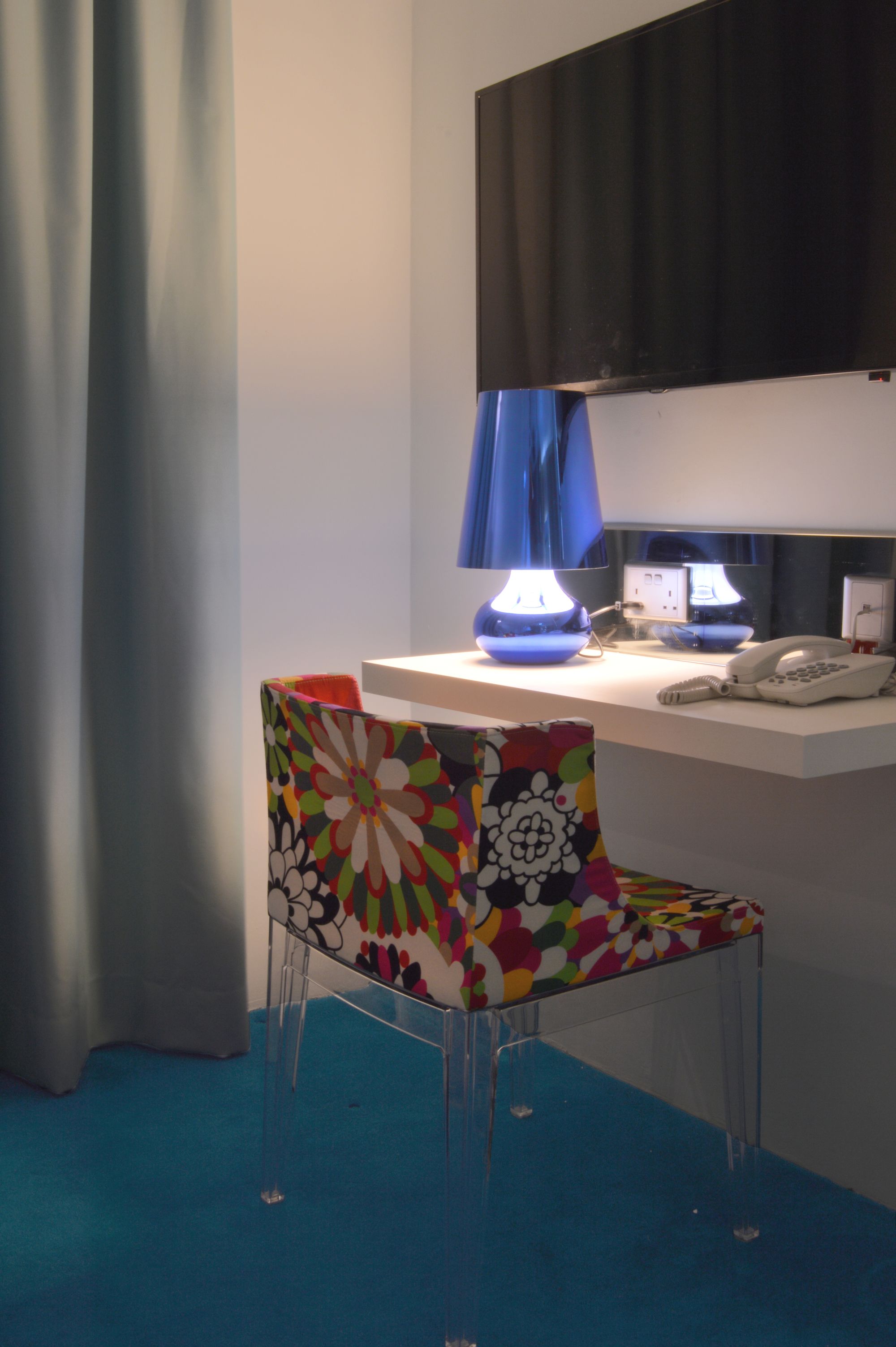 minibar, in-room safe, desk, free wifi