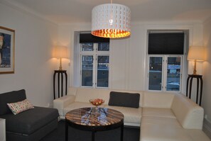 Comfort Apartment, 2 Bedrooms, Kitchen, City View | Living room | LED TV