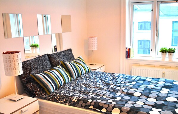 Apartament de disseny, 2 dormitoris, vistes a la ciutat (3rd floor) | 2 dormitoris, escriptori, planxa i posts de planxar i bressols