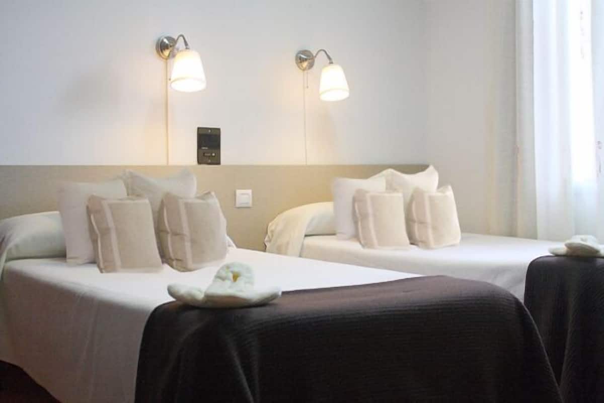 1 bedroom, premium bedding, desk, blackout curtains