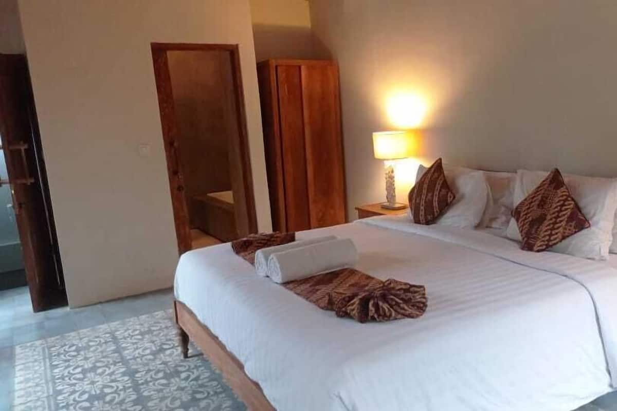 Duplex Pool Villa | Minibar, safe på rommet, skrivebord og lydisolert