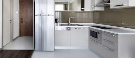 Full-size fridge, microwave, coffee/tea maker