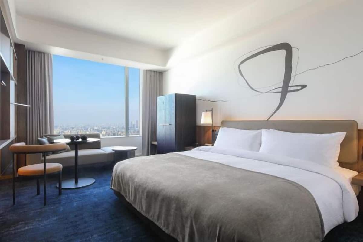 1 bedroom, in-room safe, desk, bed sheets