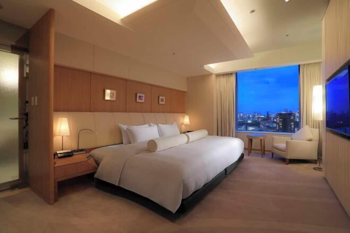 1 bedroom, in-room safe, desk, bed sheets