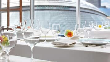 6 restaurants, breakfast, lunch, dinner served; Japanese cuisine