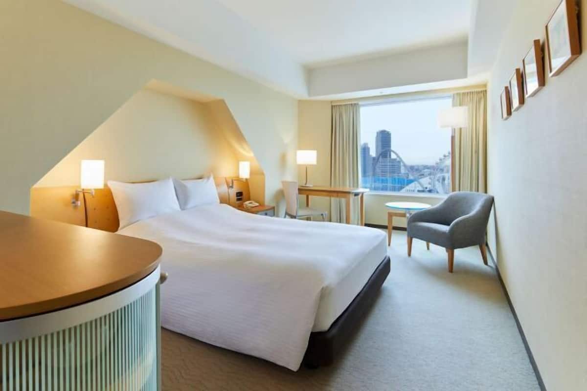 1 bedroom, in-room safe, desk, bed sheets