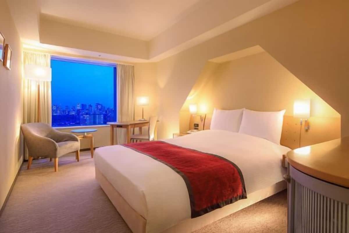 1 bedroom, in-room safe, desk, bed sheets