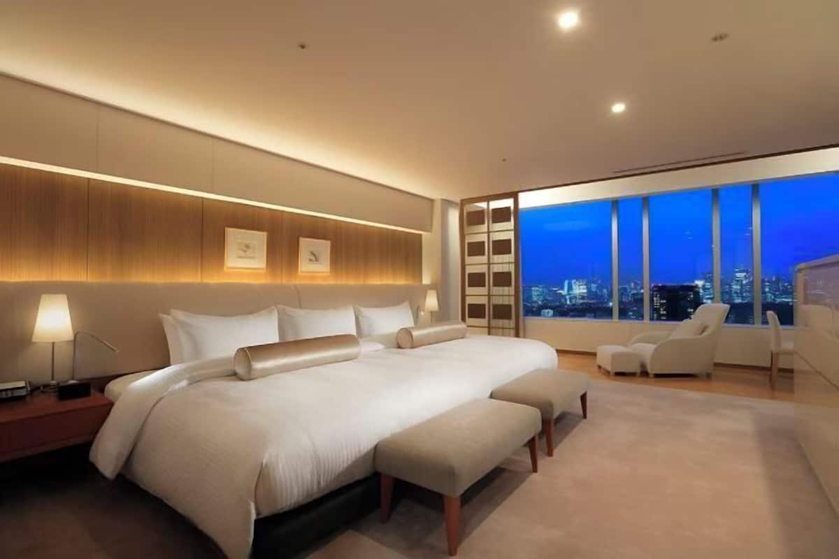 1 bedroom, in-room safe, desk, bed sheets