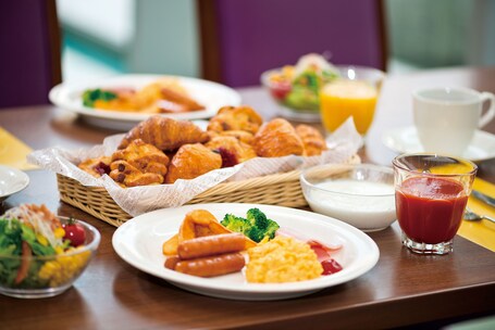 Tokyo Dome Hotel - Image 25