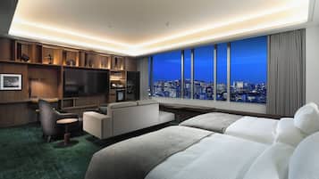 Suite ejecutiva, para no fumadores (A,39-41F,Kids 0-6y/o charge BF fee) | 1 habitación, caja de seguridad en la habitación y escritorio