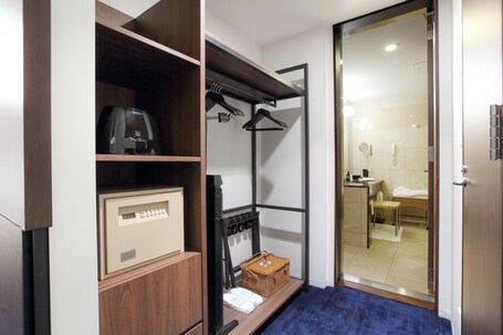Tokyo Dome Hotel - Image 69