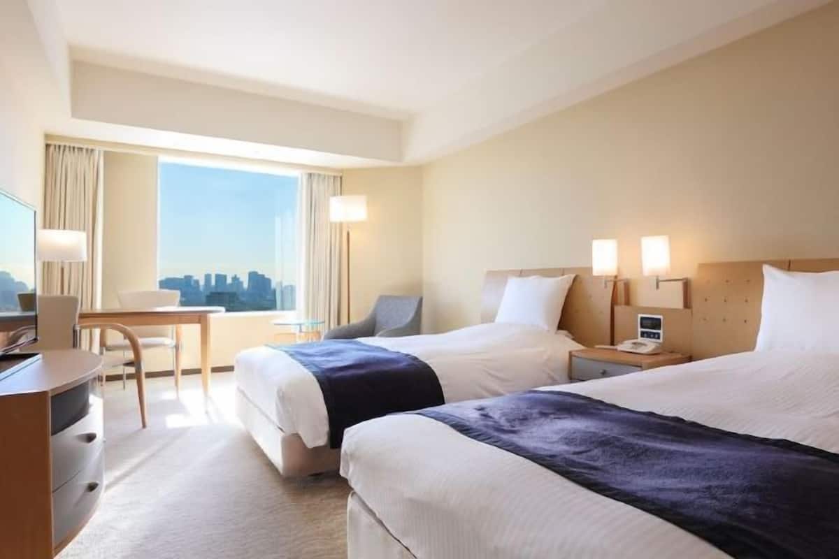 1 bedroom, in-room safe, desk, bed sheets