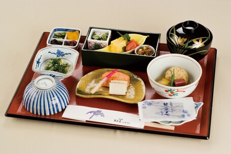 Tokyo Dome Hotel - Image 18