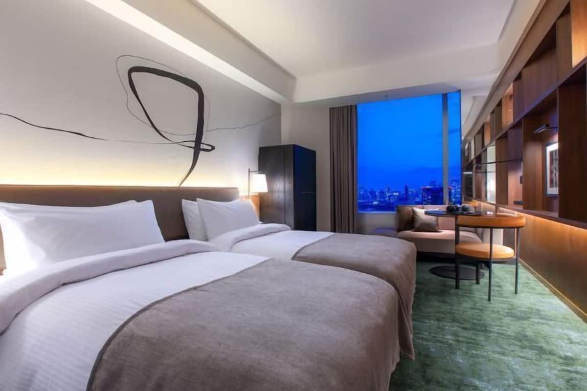 1 bedroom, in-room safe, desk, bed sheets