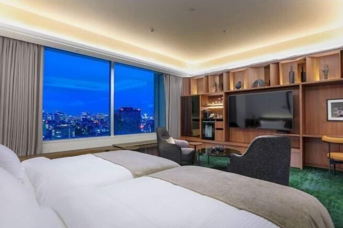 1 bedroom, in-room safe, desk, bed sheets