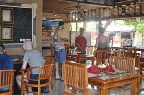 Food court - Trijaya Guest House (Pemuteran)