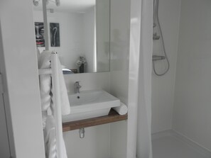 Comfort Double Room | Bathroom