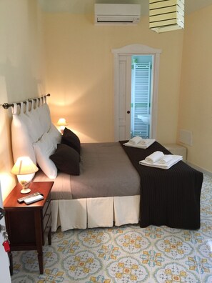 Doppelzimmer (Zafferano) | Italienische Bettbezüge von Frette, Daunenbettdecken, Pillowtop-Betten