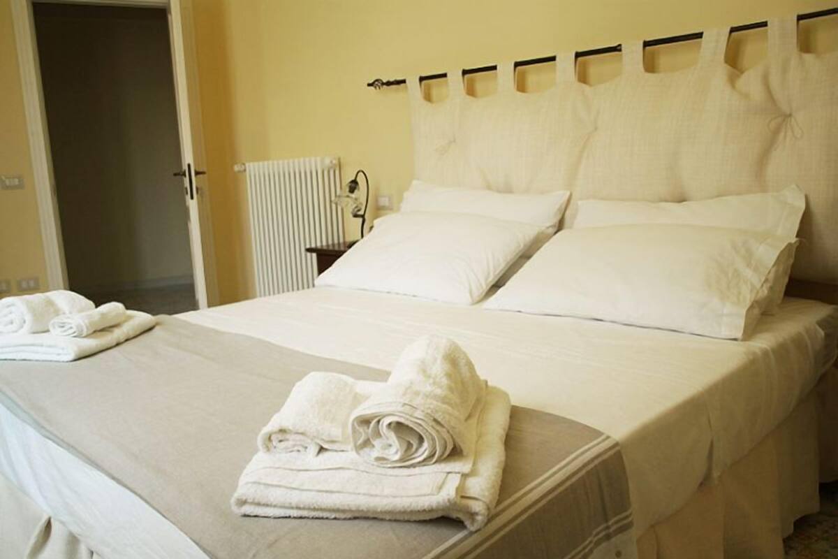 Frette Italian sheets, down comforters, pillowtop beds, blackout drapes