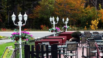 Se sirven desayunos, comidas y cenas
