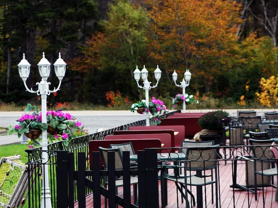 Breakfast, lunch and dinner served