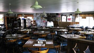 Se sirven desayunos, comidas y cenas