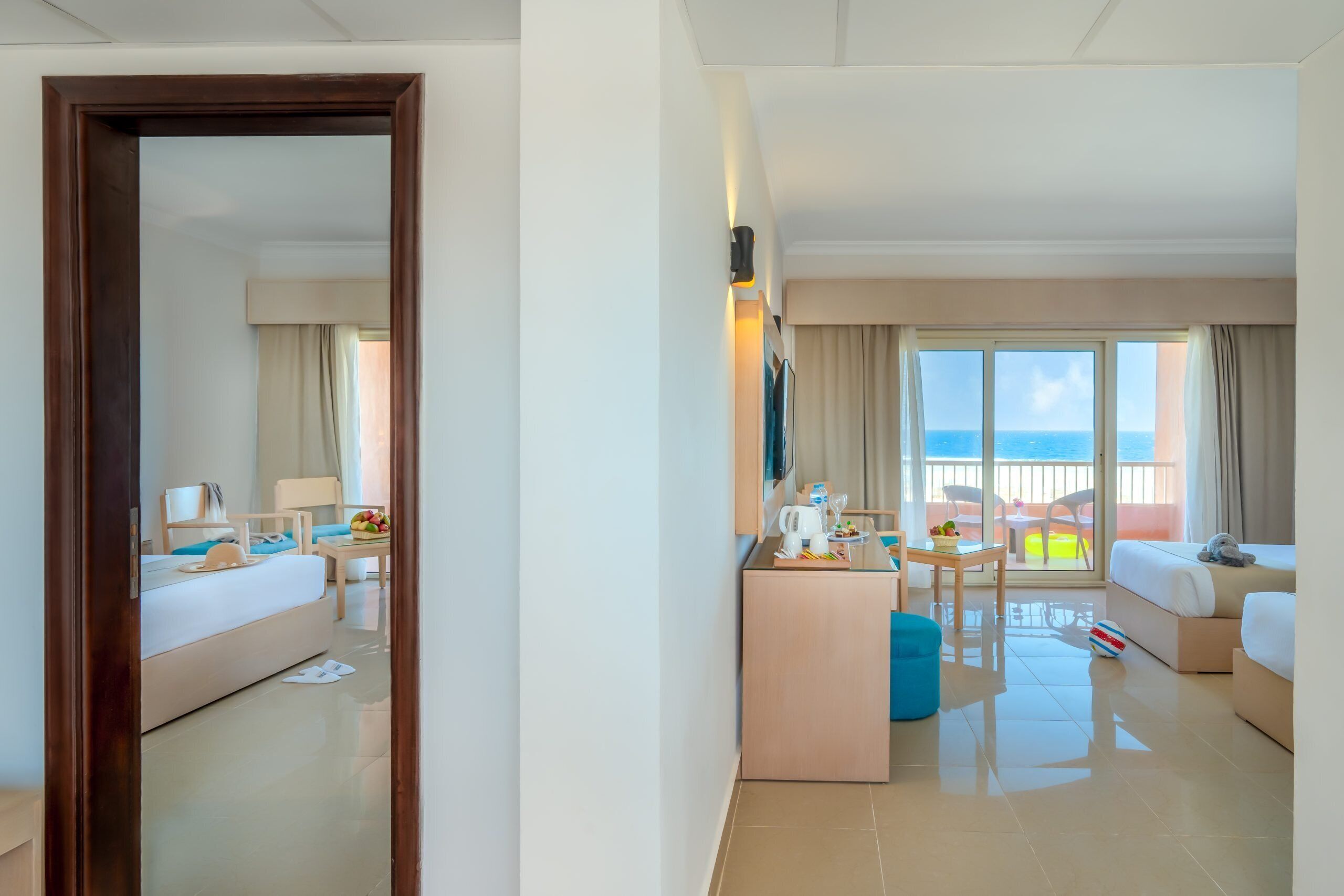 Comfort Grand Room | Minibar, Zimmersafe, Schreibtisch, Verdunkelungsvorhänge