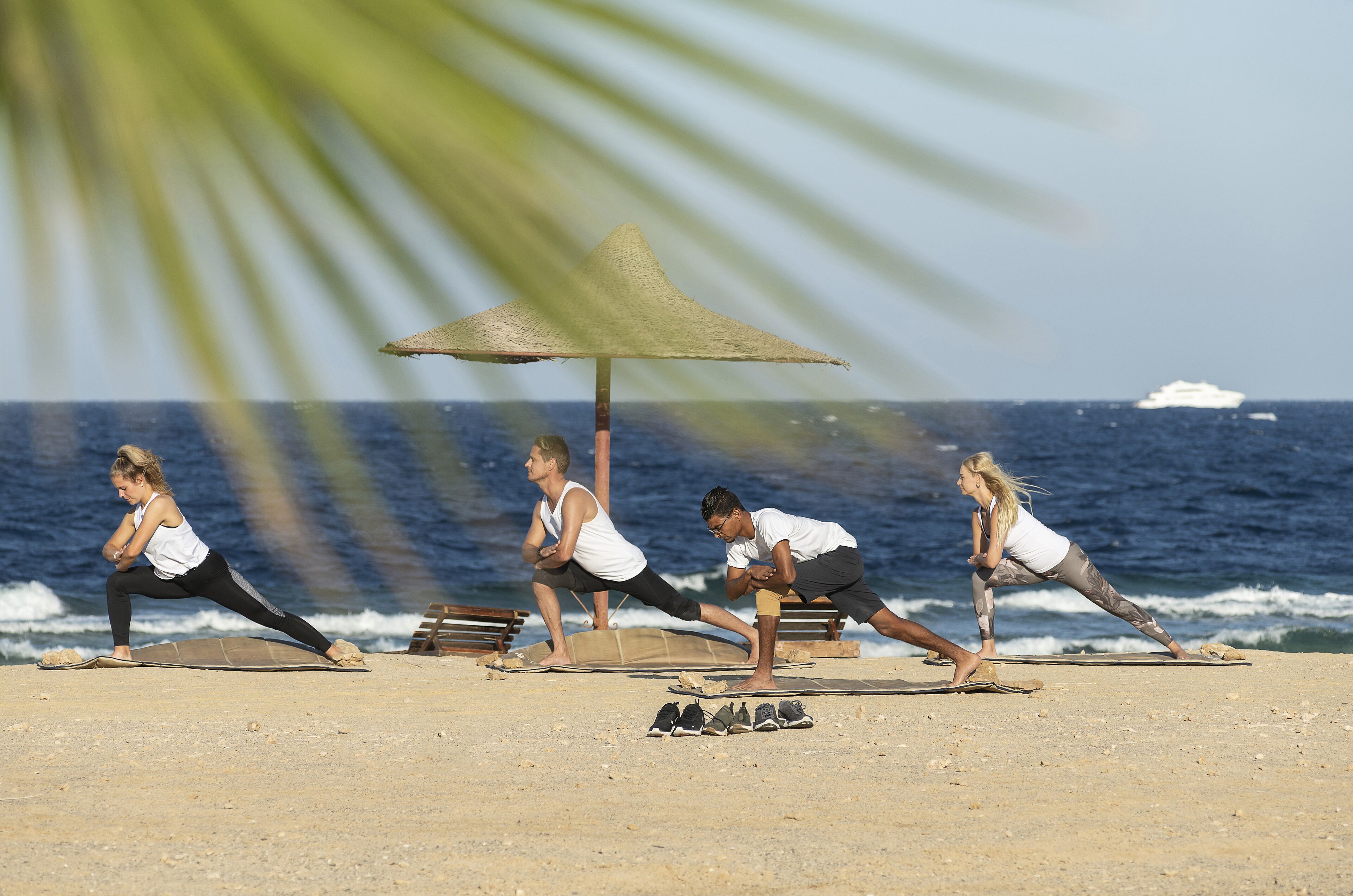 Privatstrand, Liegestühle, Sonnenschirme, Sporttauchen