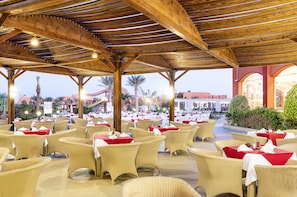 Breakfast, lunch, dinner served; international cuisine 