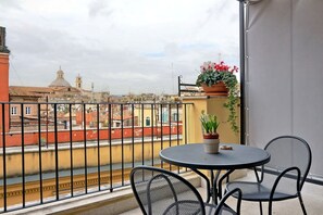 Doppia Executive, 1 letto queen, terrazzo, vista città | Terrazza/patio