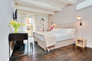 Habitación Confort con 1 cama matrimonial o 2 individuales, 1 habitación, vista a la ciudad | Sábanas italianas Frette y ropa de cama de alta calidad