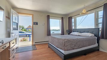 Habitación, 1 cama Queen size, para no fumadores, vista al lago | Escritorio, cortinas blackout, insonorización y wifi gratis