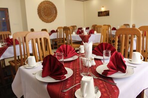 Tägliches inbegriffenes einheimisches Frühstück