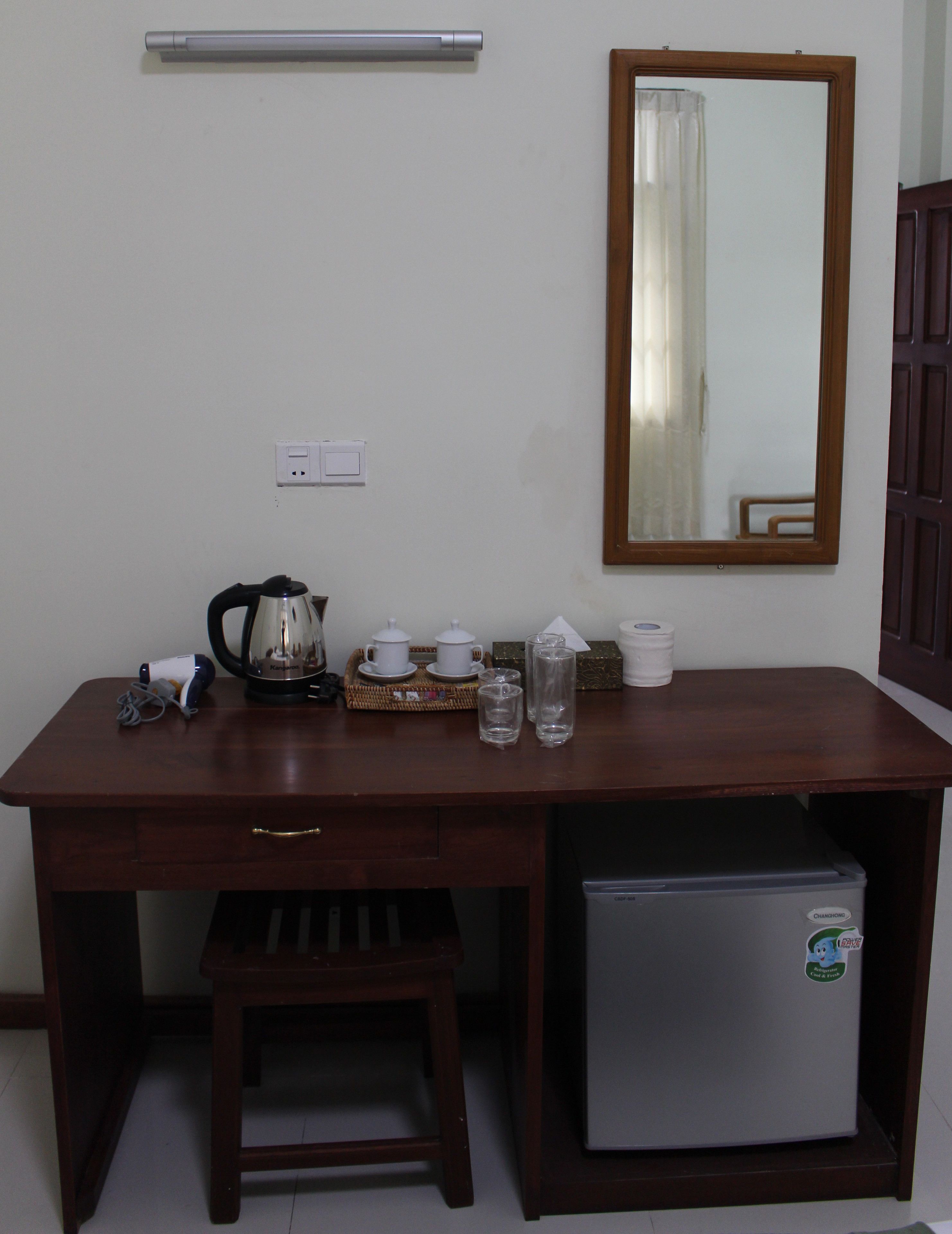 minibar, in-room safe, desk, rollaway beds