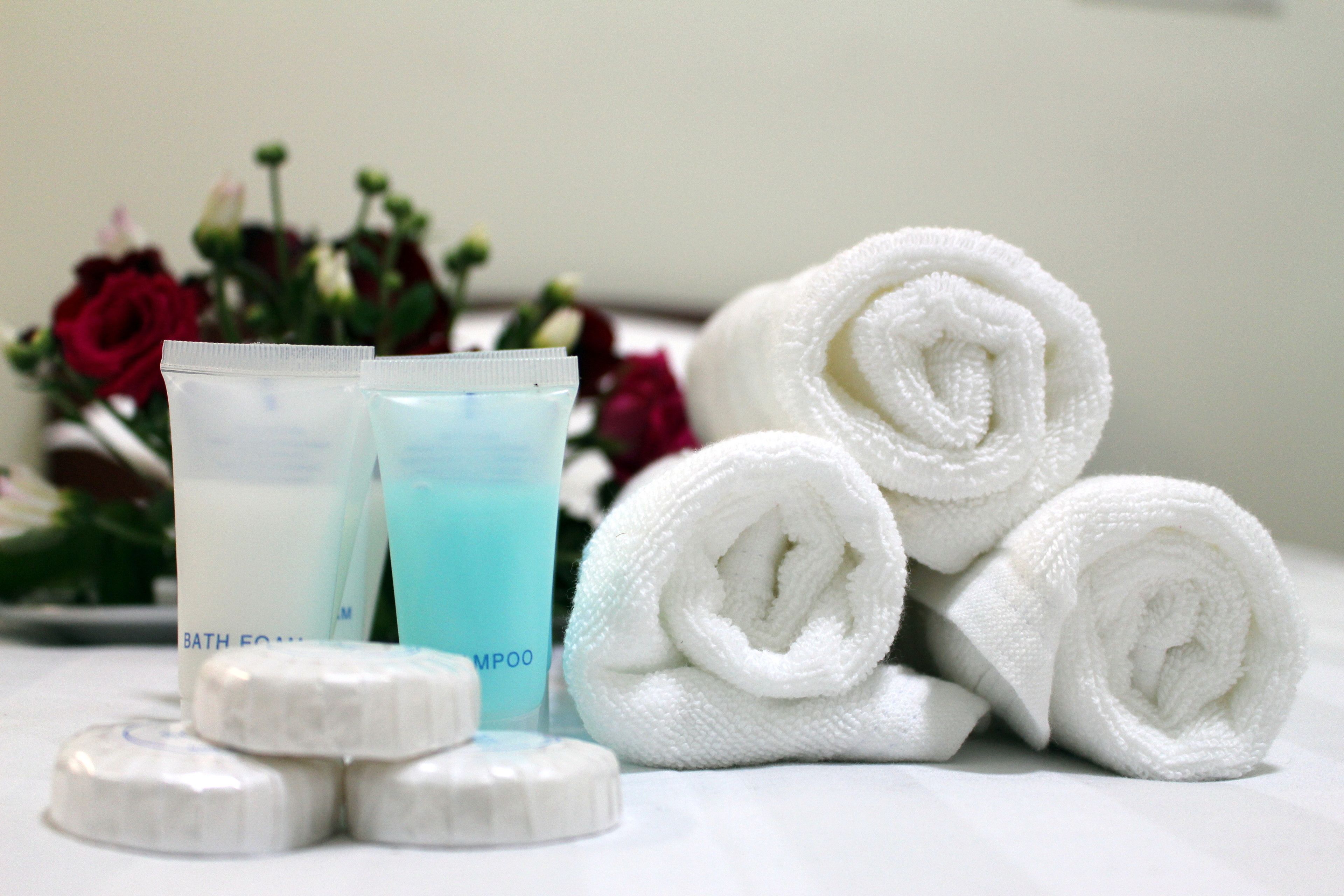 free toiletries, towels