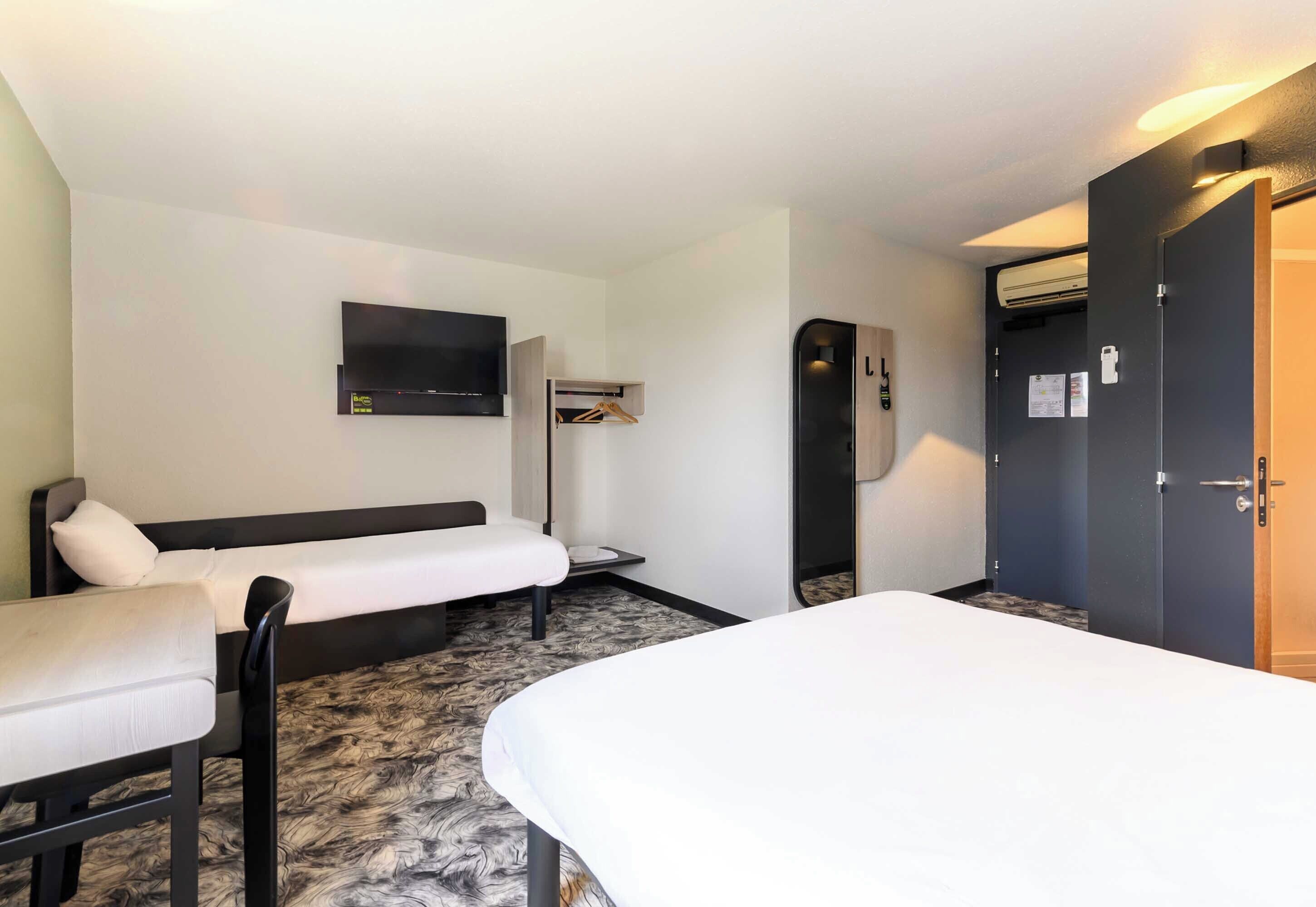 triple room | 1 bedroom, premium bedding, desk, soundproofing