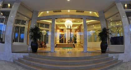 Hotel Hazel